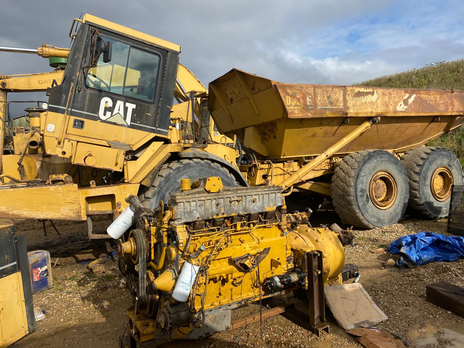 CAT articulated dumper stripped for engine work